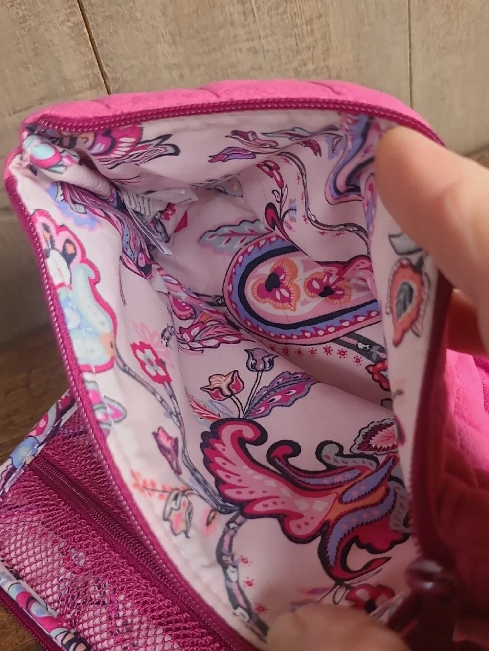 EUC Vera Bradley Magenta Quilted Cosmetic Pouch Makeup Bag Women's Small Travel